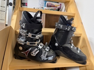 Predám lyže + lyžiarky - 5