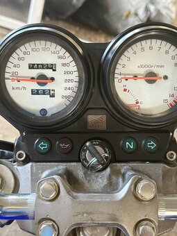 Honda Hornet 600 r.v. 2002 - 5