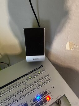 SPEAKER yamaha tyros 4 - 5