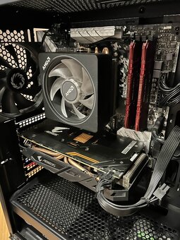 Ryzen 7 3800X, Radeon RX 570 Series 8GB, 16GB - 5