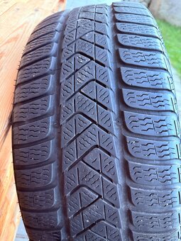 Predám 2ks zimné Pirelli RFT 225/40 R19 - 5