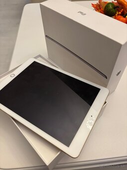 Apple iPad 6 10,5 Wi-Fi 32 GB Gold - 5