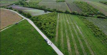 Pozemok pri Modre – s povolením pre mobilný dom - 5