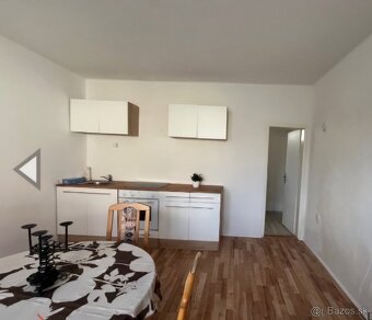 Rodinný dom - Lúčnica nad Žitavou - 5