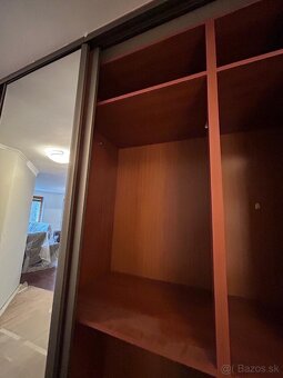 Predám skriňu s posuvnými dverami - 5