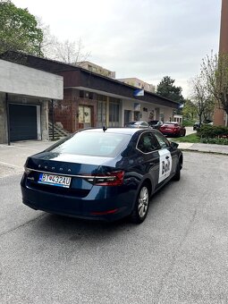 PRENÁJOM TAXI VOZIDLA S KONCESIOU A POLEPOM – ŠKODA SUPERB - 5