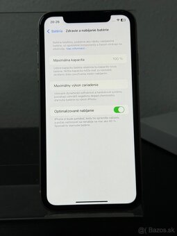 Predám Apple iPhone 11 256GB Silver Minimálne známky - 5