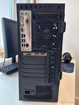 Kompletná stolová PC zostava - 5