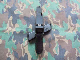 Umarex Glock 17 Gen. 4 4,5 mm CO2 GBB. - 5