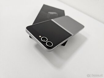 Samsung Galaxy Z Flip 6 - 5