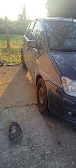 Ford Fokus C-Max 2L 2004 - 5
