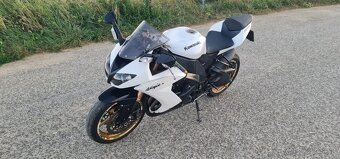 Kawasaki ZX10R - 5