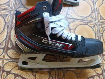 Brankárske korčule CCM Jetspeed FT2, 8,5 D, (užší provedení) - 5