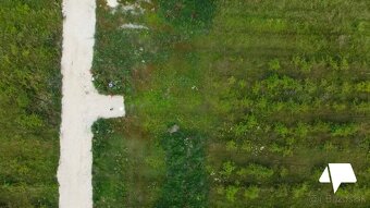 Predaj stavebný pozemok Štitáre š 21,3m x d 31m - 5