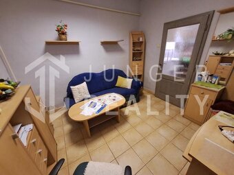 Na predaj nebytový priestor / obchod v centre Plešivca - 5