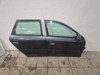 Predám náhradné diely na Audi a3 8p - pravé dvere - - 5
