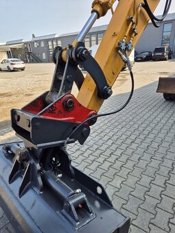 9 t bager Hyundai R80CR-9A - 5
