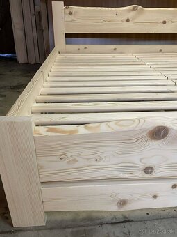 Masívna smreková posteľ 180 × 200 cm - 5