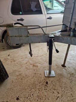 Oporna noha na vlecku, prives - 5