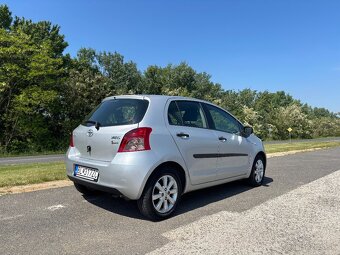 Toyota yaris 1.3 - 5