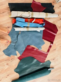 Predám a darujem kože na rôznu výrobu + kovové komponenty - 5