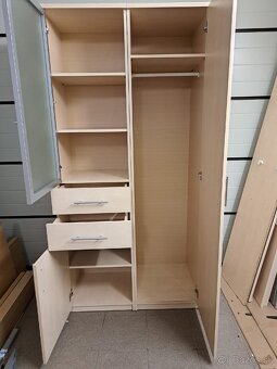 Skriňa, skrine, vitrína. - 5