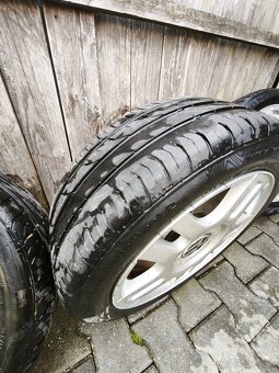 Predávam originál Volkswagen elektróni 16 letné pneumatiky - 5