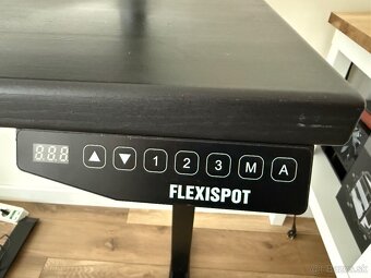 Predam vyskovo nastavitelny stol Flexispot - 5