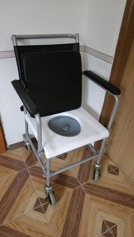 Toaletný, WC vozík na kolieskach - 5