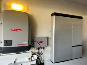 FVE Ostrovný systém - 10 kWh batéria (LG) + menič (Fronius) - 5