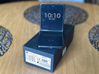 Motorola Razr 40 Ultra 256gb - 5