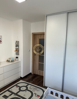 Na predaj štýlový 3iz. byt s balkónom v Hlohovci - 5