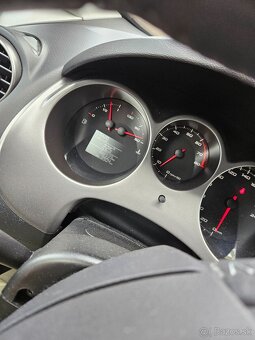 Výborné rodinné auto na predaj - 5