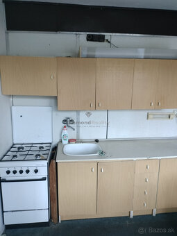 "REZERVOVOVANÝ" Na predaj 1 izbový byt na Sídlisku Ťahanov - 5