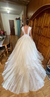 Krásne svadobné šaty - 5