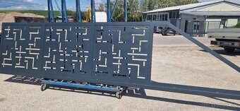 Samonosná brána vypalovaný plech - 5