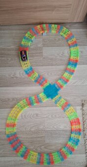 Dráha s autíčkom svietiaca - 5
