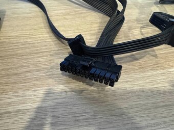 Corsair RM750 80+ Gold modulárny zdroj - 5