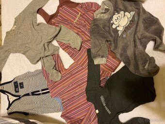 Celá krabica s oblečením pre batoľa (55 ks) - 5