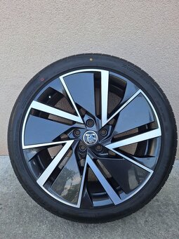 5x112 r19 VEGA AERO - 5