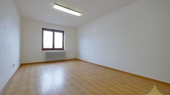PRENÁJOM: Kancelárie Ružomberok, parkovanie bezplatné - 5