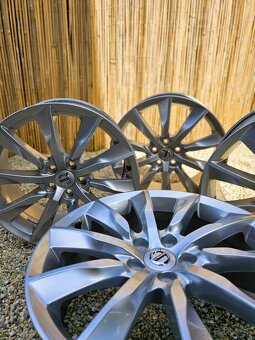 Atraktívne, originálne disky VOLVO - 5x108 R18 - 5