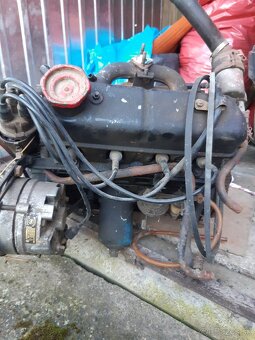 Škoda 100 -Favorit , bloky ,potrubí aj .. - 5