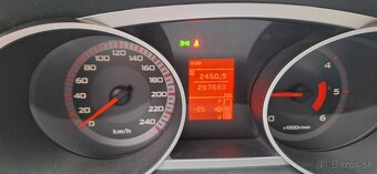 Predám Mitsubishi Outlander 4 x 4 - 5