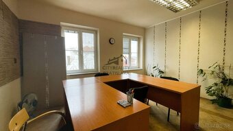Štvorpodlažná budova v centre Piešťan na podnikanie, či býva - 5