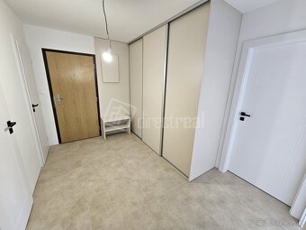 Priestranný, zrekonštruovaný 3 izbový byt 95 m2 plus … - 5