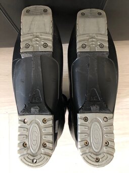 Predám pánske lyžiarky SALOMON PERFORMA veľ.Mondo 31/31.5 cm - 5