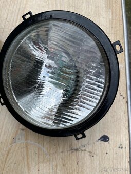 Škoda 110 R, Tatra 613 - svetlá. - 5