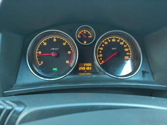 Predám Opel Zafira 1.9 CDTI - 5