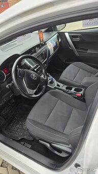 Predám toyota auris 1.8 hybrid - 5